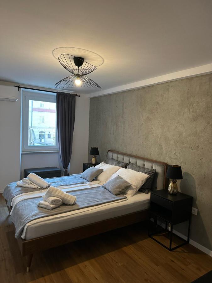 Apartment No.13 *